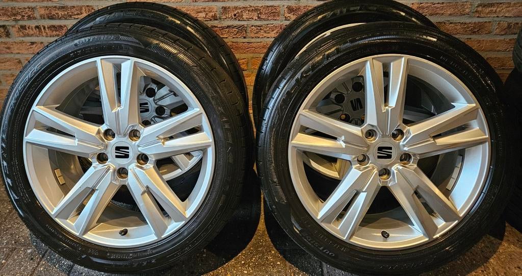 18 inch Seat Ateca FR Velgenset 5x112 Falken 215-50R18 4-5mm, Ophalen, Seat