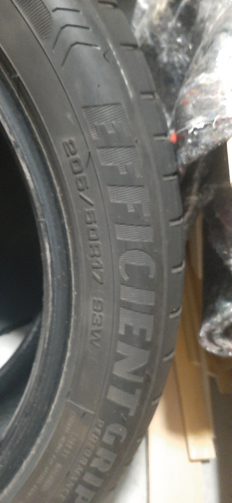 Pneus Goodyear, Enlèvement, Pneu(s)