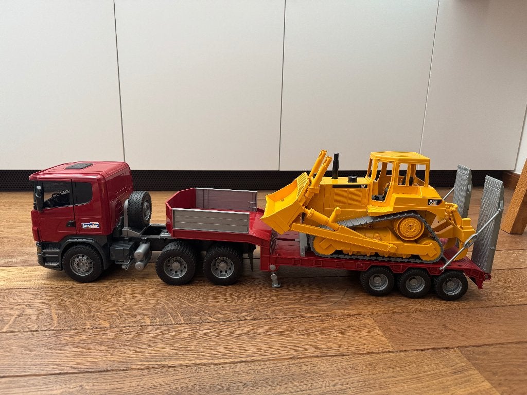 Bruder 3555 Scania dieplader met caterpillar bulldozer, Kinderen en Baby's, Ophalen, Gebruikt