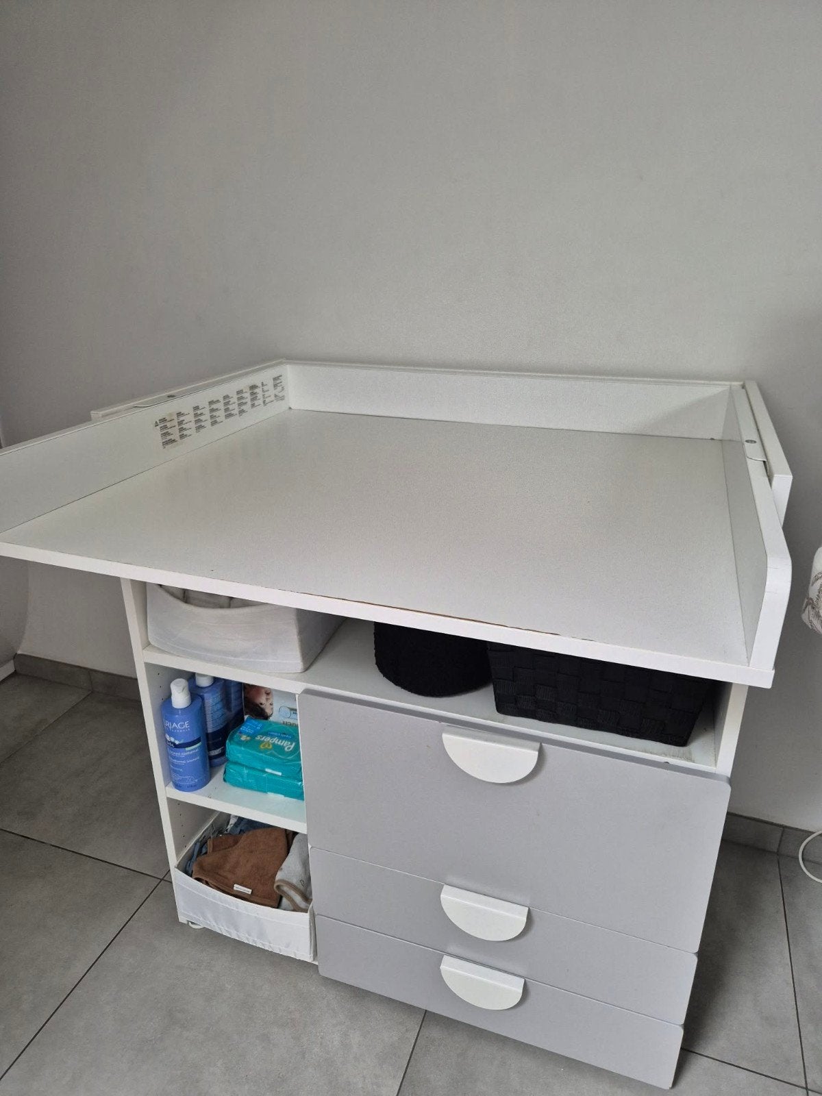 table a langer, Enfants & Bébés, Enlèvement, Commode