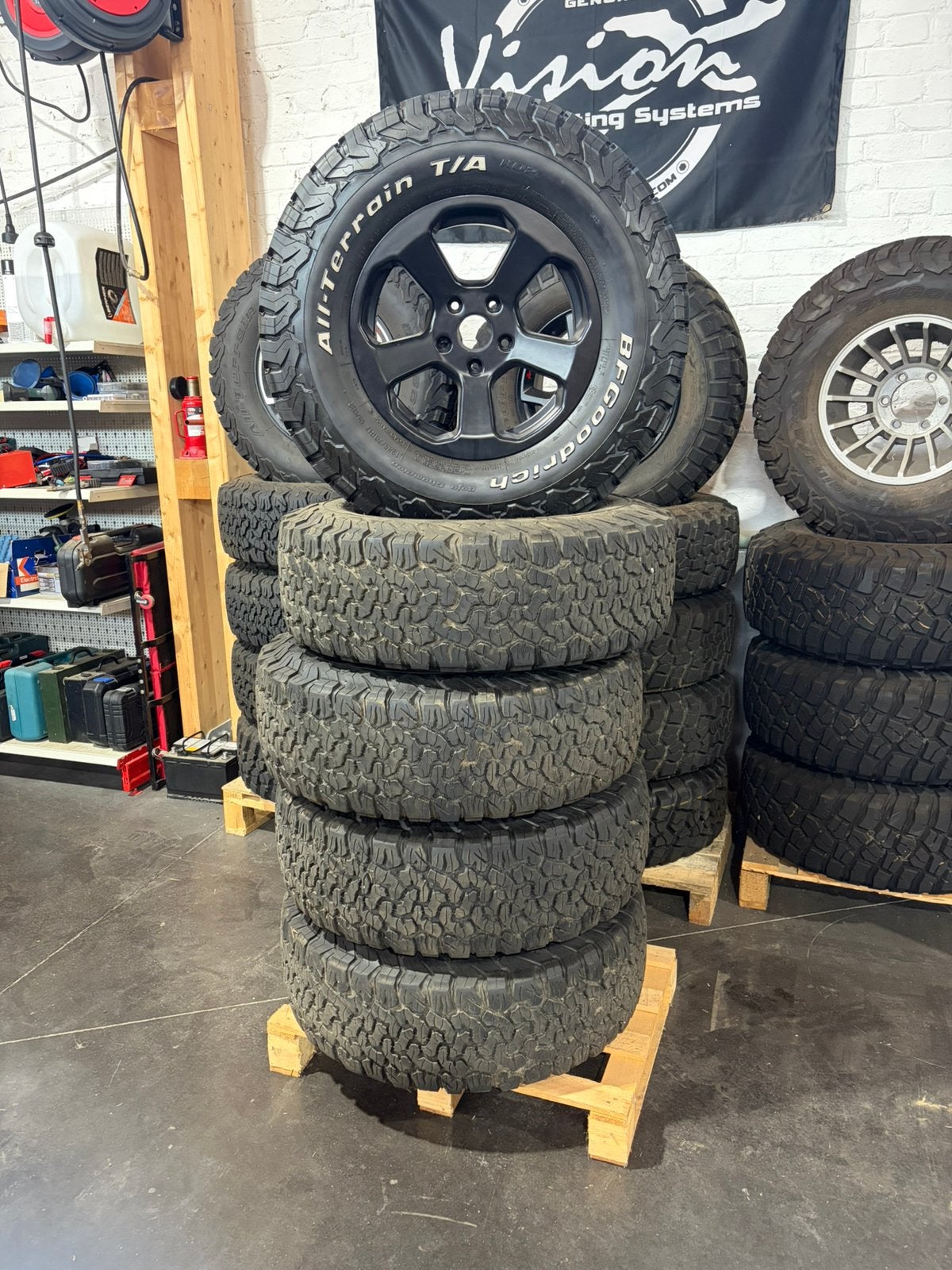 5 Roues pour Jeep, Autos : Pièces & Accessoires, Pneus et Jantes, 4 Saisons, 285 mm, 17 pouces
