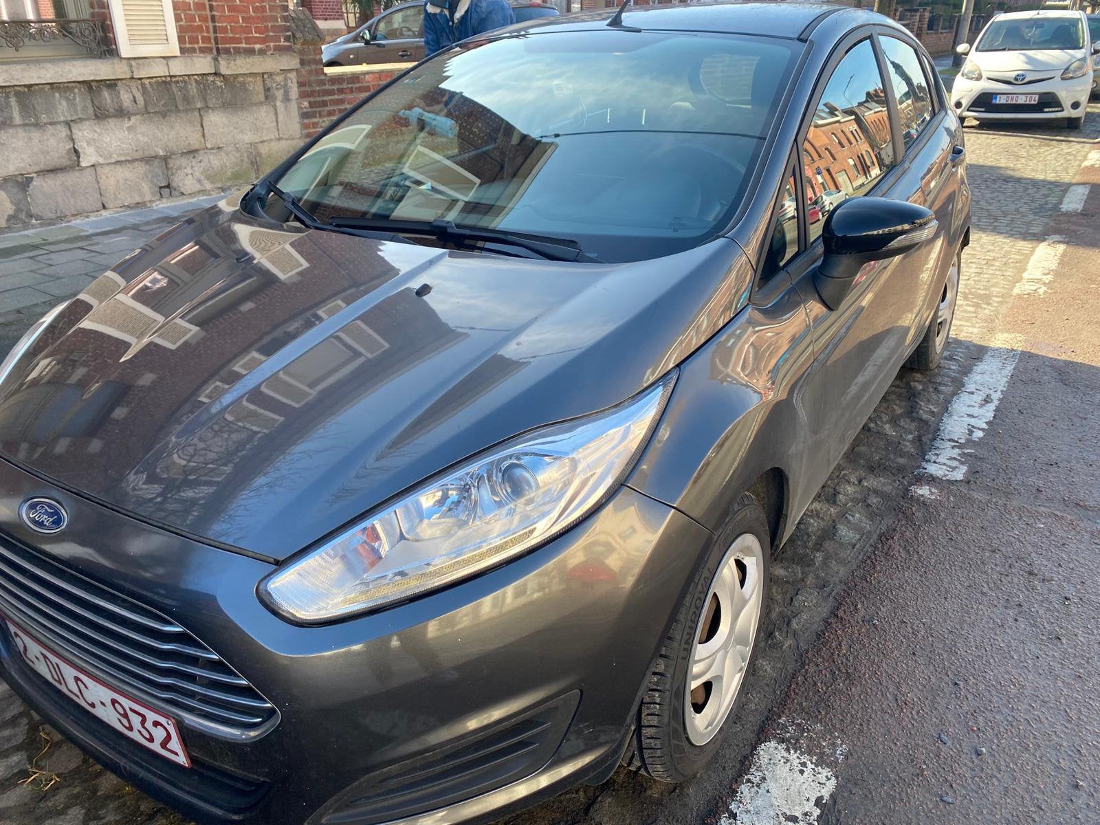 Ford Fiesta benzine 96.000 km rijdt perfect, Auto's, Ford, Euro 6, Handgeschakeld, Grijs, Particulier