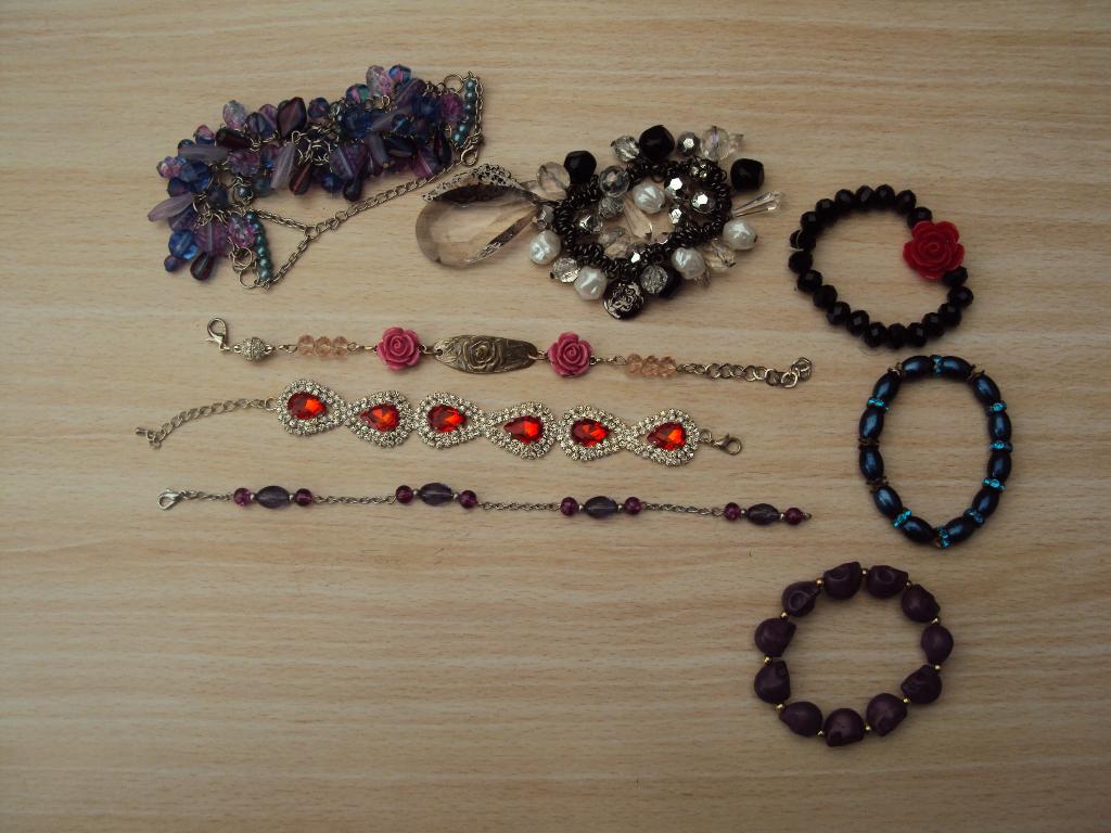 lot van fantasie armbandjes -7 euro, Ophalen of Verzenden, Zo goed als nieuw