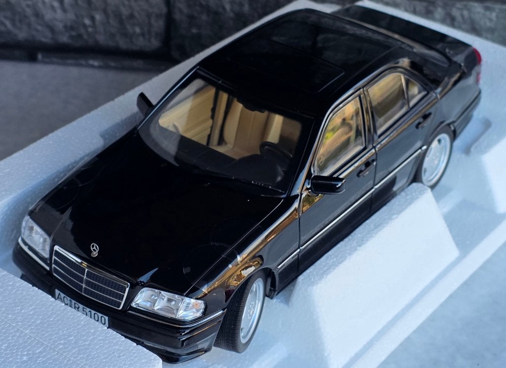 Mercedes-Benz C36 AMG 1993 Noir Obsidian métallisé 1/18ème, Hobby en Vrije tijd, Auto, Norev, Ophalen of Verzenden, Norev