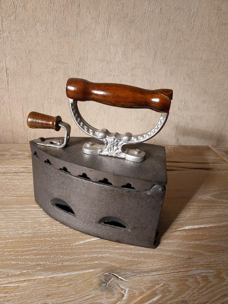 Antiek strijkijzer, Antiek en Kunst, Ophalen of Verzenden