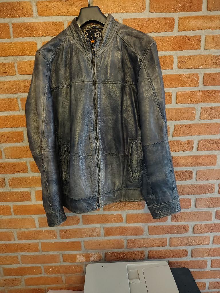 Hugo Boss Orange jas, Enlèvement