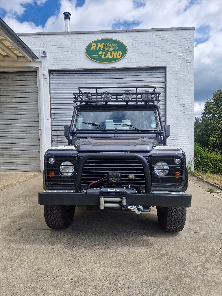 Land Rover Defender 90 Td5 TOM RAIDER, Autos, Achat, Entreprise, Boîte manuelle, Noir