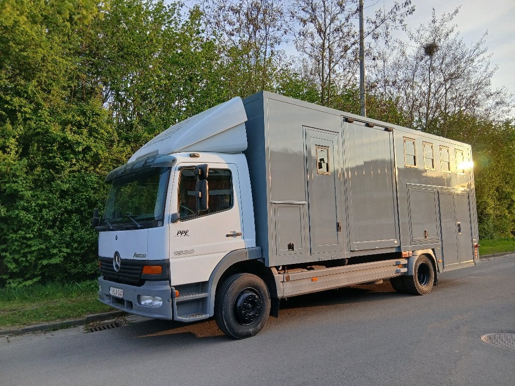 Paardenvrachtwagen., Animaux & Accessoires, Chevaux & Poneys | Semi-remorques & Remorques, Utilisé, Enlèvement