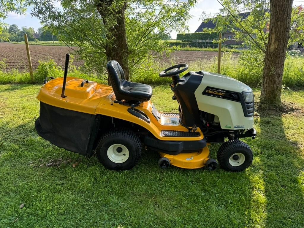 Cub Cadet zitmaaier, goede staat, Jardin & Terrasse, Tondeuses autoportées, Enlèvement, Utilisé, Cub Cadet, 90 à 120 cm
