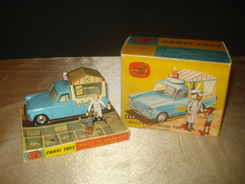 CORGI TOYS Ancien Wall's Ice Cream Van + Figurines et Boîte, Ophalen of Verzenden, Zo goed als nieuw, Auto, Corgi