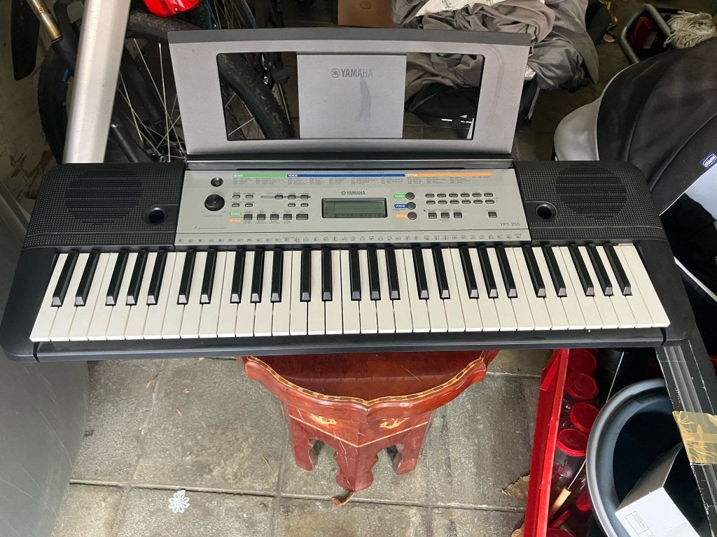 Clavier électronique Yamaha YPT-255, Muziek en Instrumenten, Keyboards, Ophalen, Zo goed als nieuw, Overige aantallen, Yamaha