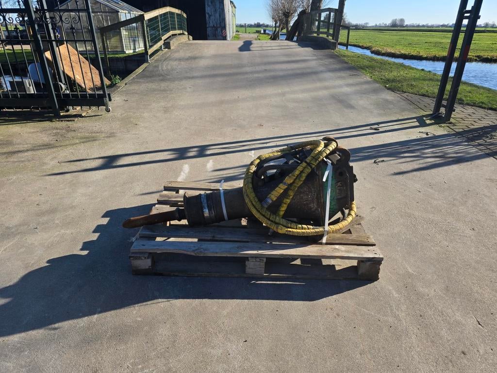 Disjoncteur hydraulique Montabert avec marteau Klac modèle D, Enlèvement ou Envoi