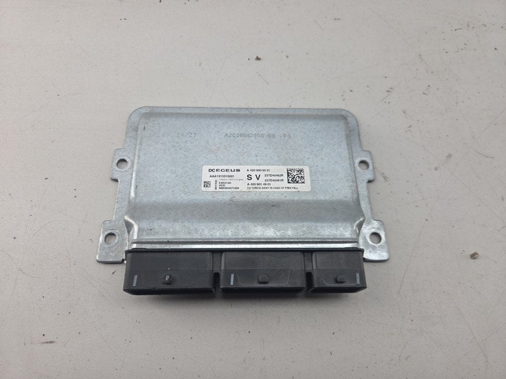 CALCULATEUR MOTEUR ECU Mercedes-Benz Citan (420.6), Mercedes-Benz, Utilisé, Dialog.mb@mercedes-benz.com, Mercedes-Benz AG