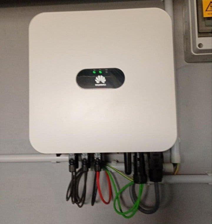 omvormer Huawei met garantie 5kwh, Doe-het-zelf en Bouw, Ophalen of Verzenden, Zo goed als nieuw, Overige typen, 200 wattpiek of meer