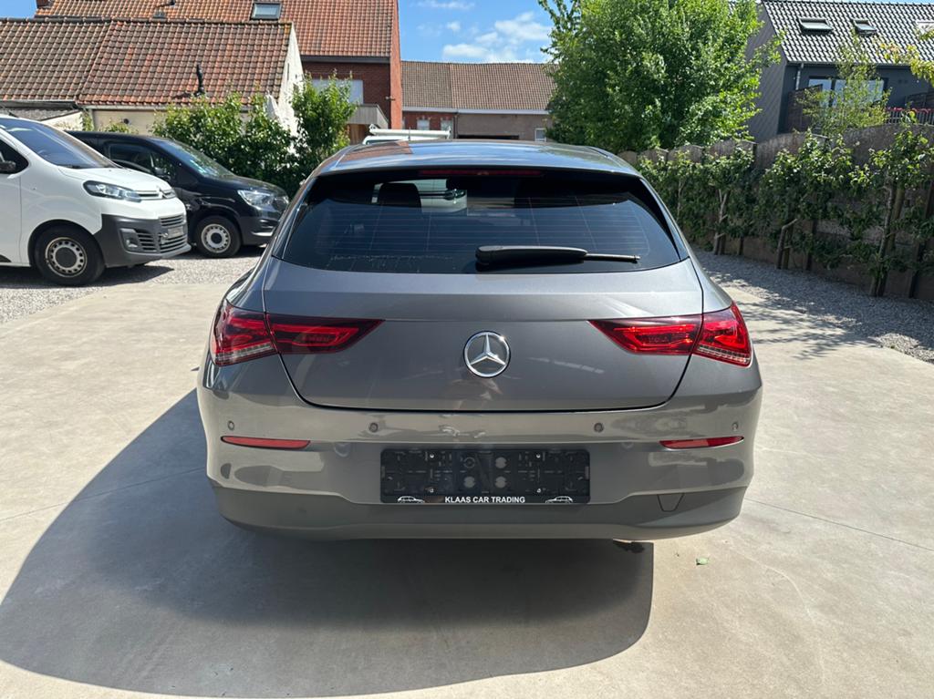 Mercedes CLA180 / benzine / nieuw model !, 4 cilinders, Leder en Stof, Bedrijf, 5 deurs