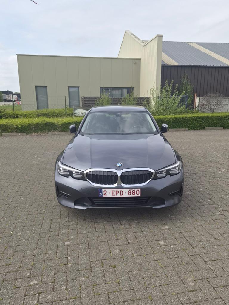 Bmw 318 da Sportline, Autos, BMW, Argent ou Gris, Achat, Phares entièrement LED, 4 portes