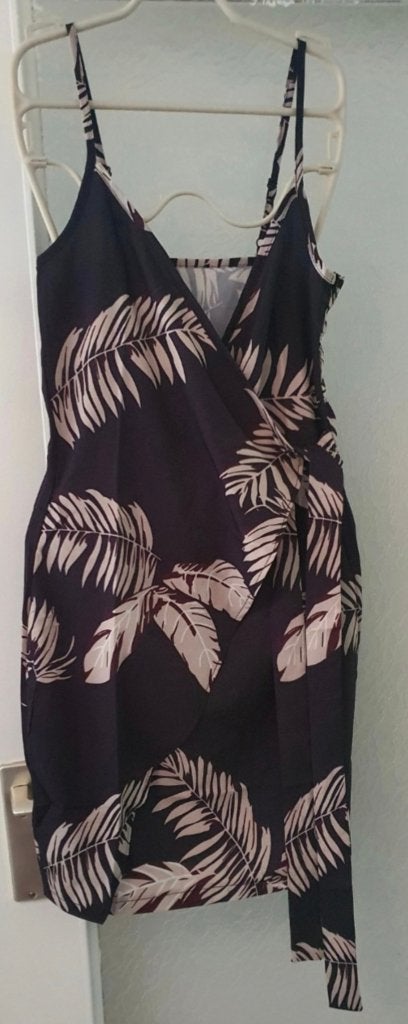 Leuke zomerse overslagjurk met palmbladeren print – Maat:S, Ophalen of Verzenden, Nieuw, Maat 36 (S), Meerkleurig