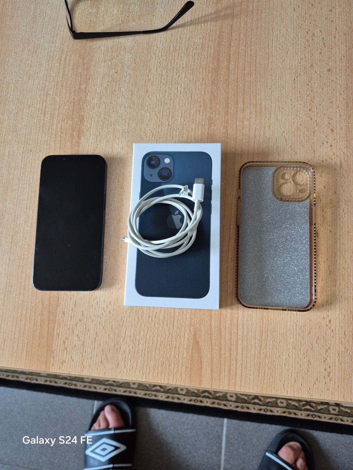 avendre iPhone 13 avec boite et cable 128giga en bon etat, Télécoms, 128 GB, IPhone 13, Comme neuf, Enlèvement