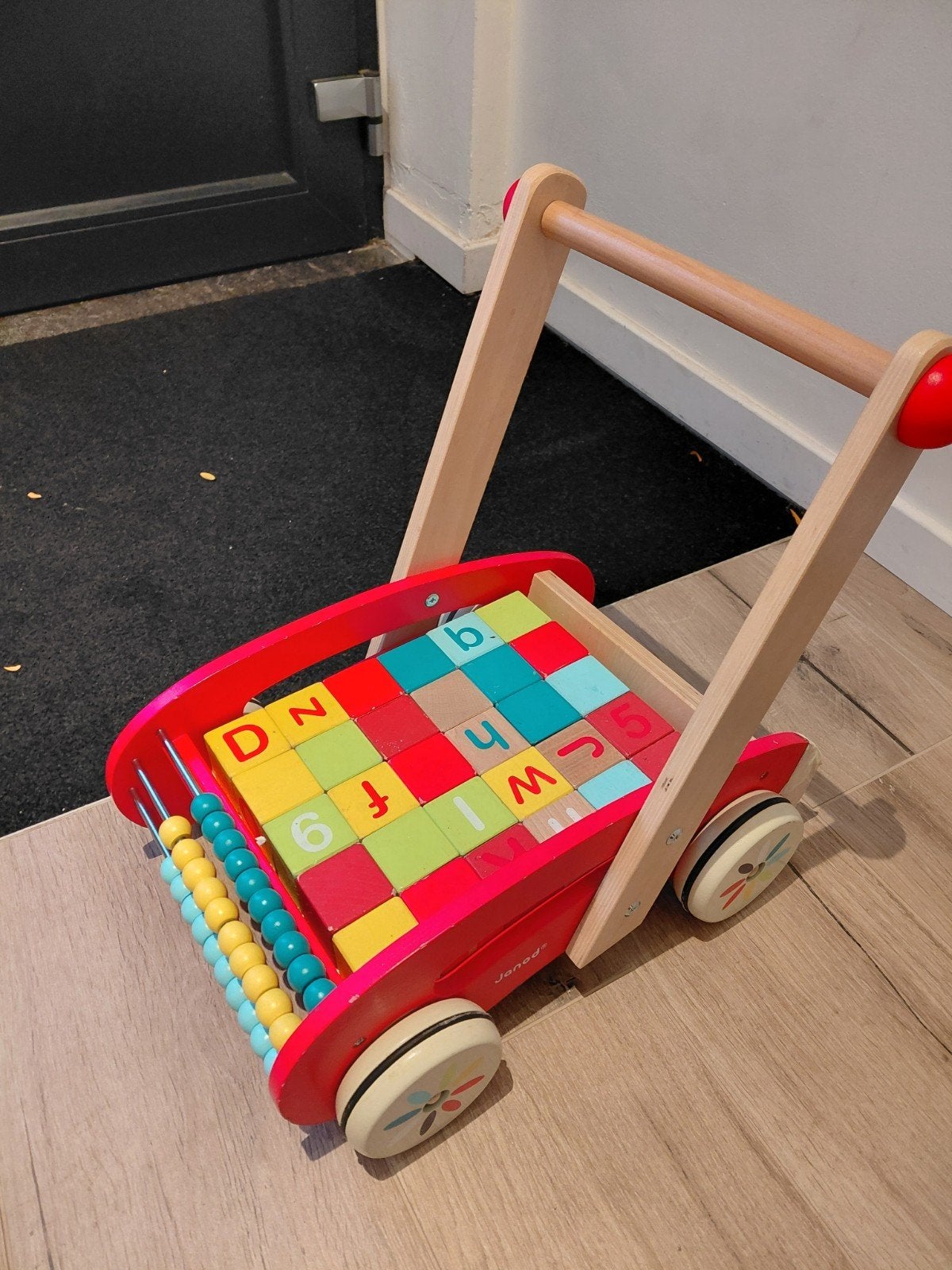 Houten Janod loopwagen met blokken en telraamo, Ophalen