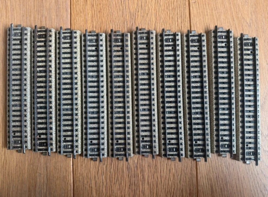 Lot 10 rails droits H0 Märklin 5106 voie M métal 180 mm, Enlèvement ou Envoi, Courant alternatif, Rails, Utilisé