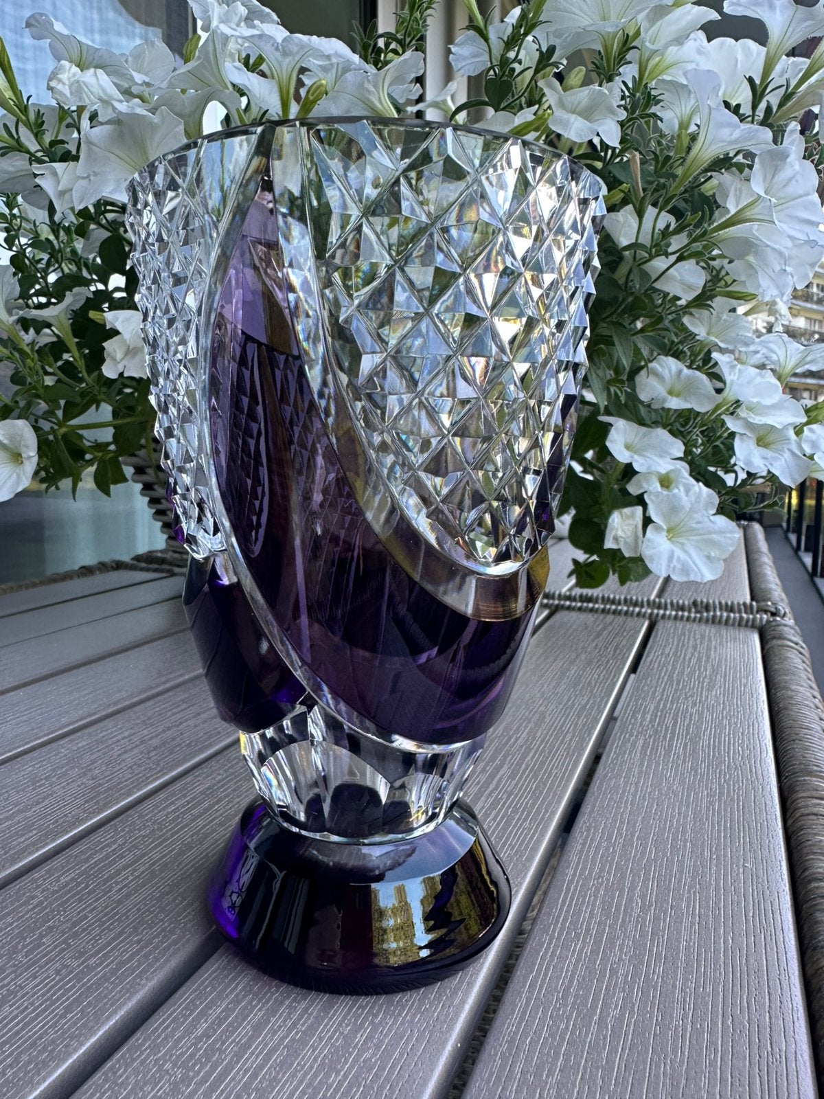 Vase val st lambert, Enlèvement