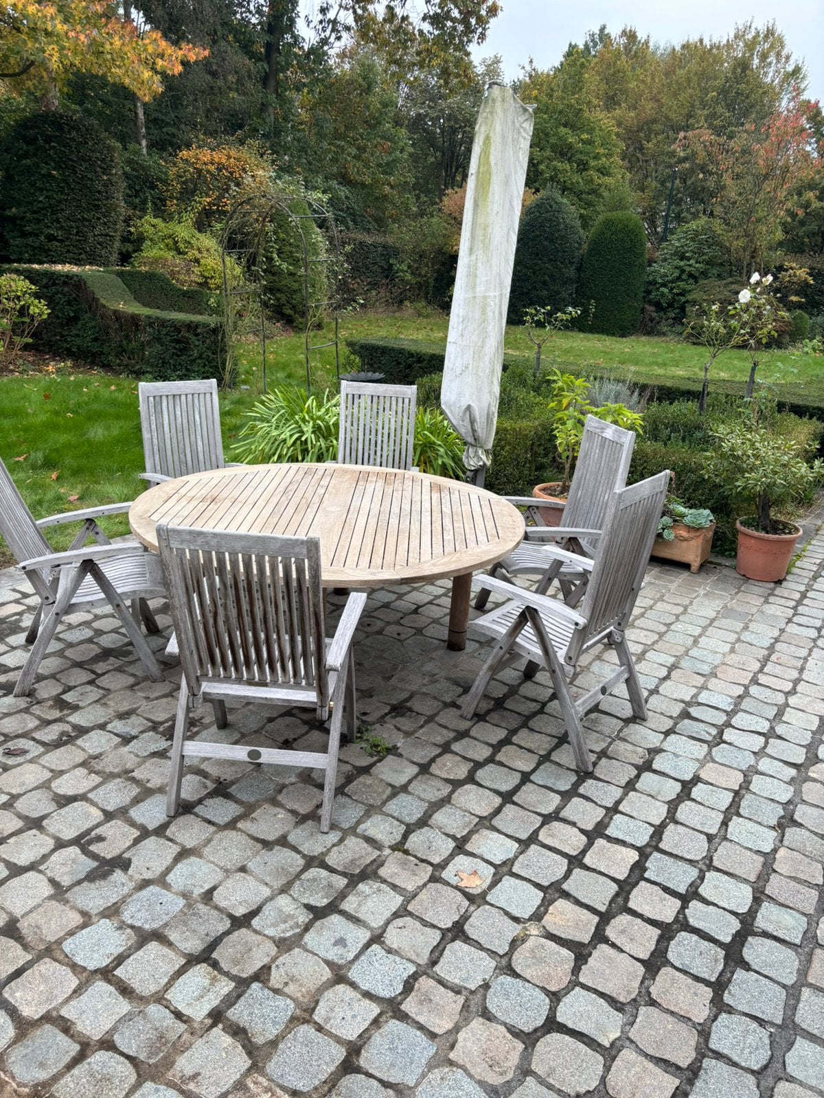 Tuintafel set barlow tyrie, Tuin en Terras, Ophalen, Gebruikt, Rond, Hout