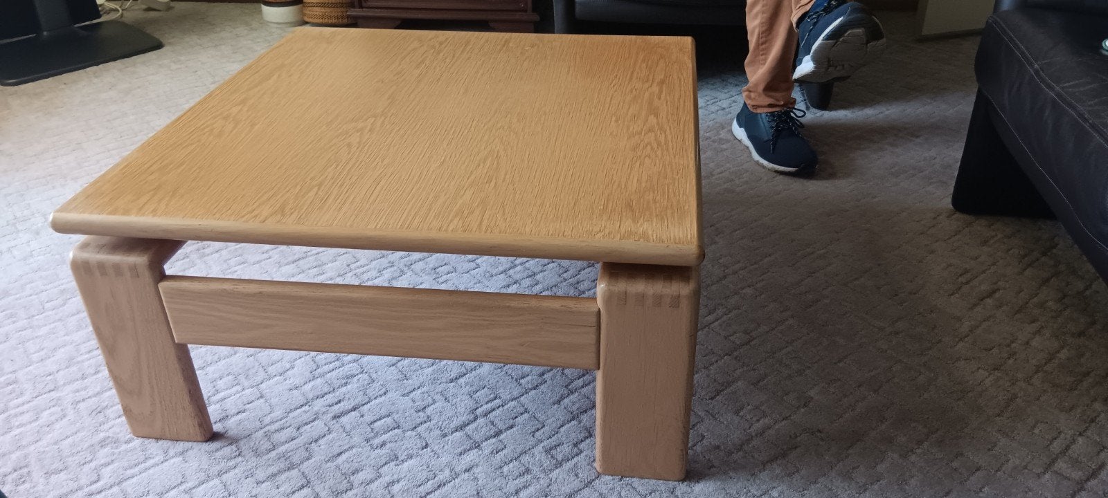 Table basse des années 70, Maison & Meubles, Enlèvement, Chêne