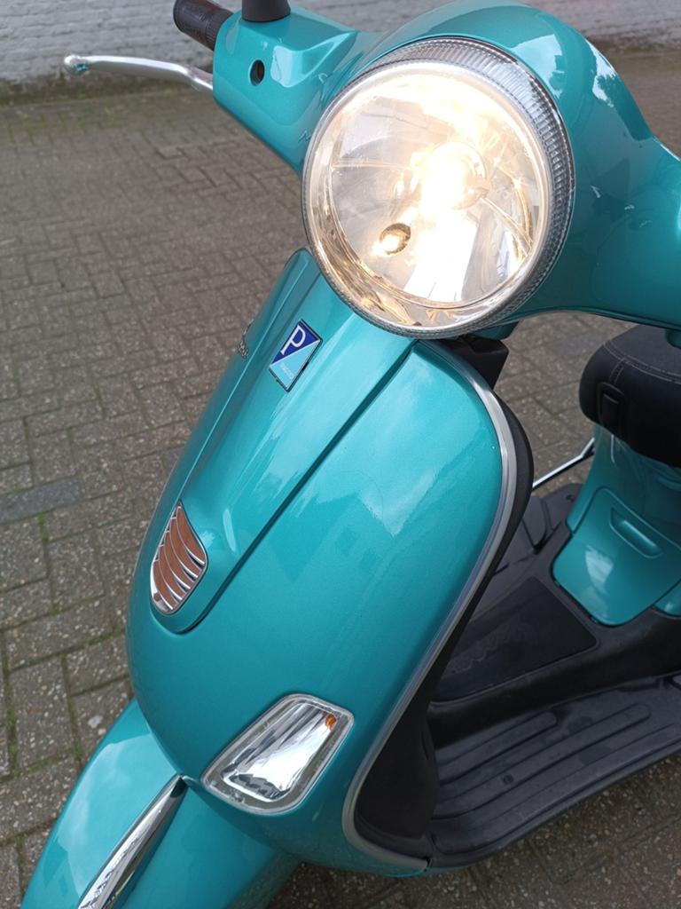 Vespa lx50 azuurblauw, Fietsen en Brommers, Scooters | Vespa, Ophalen