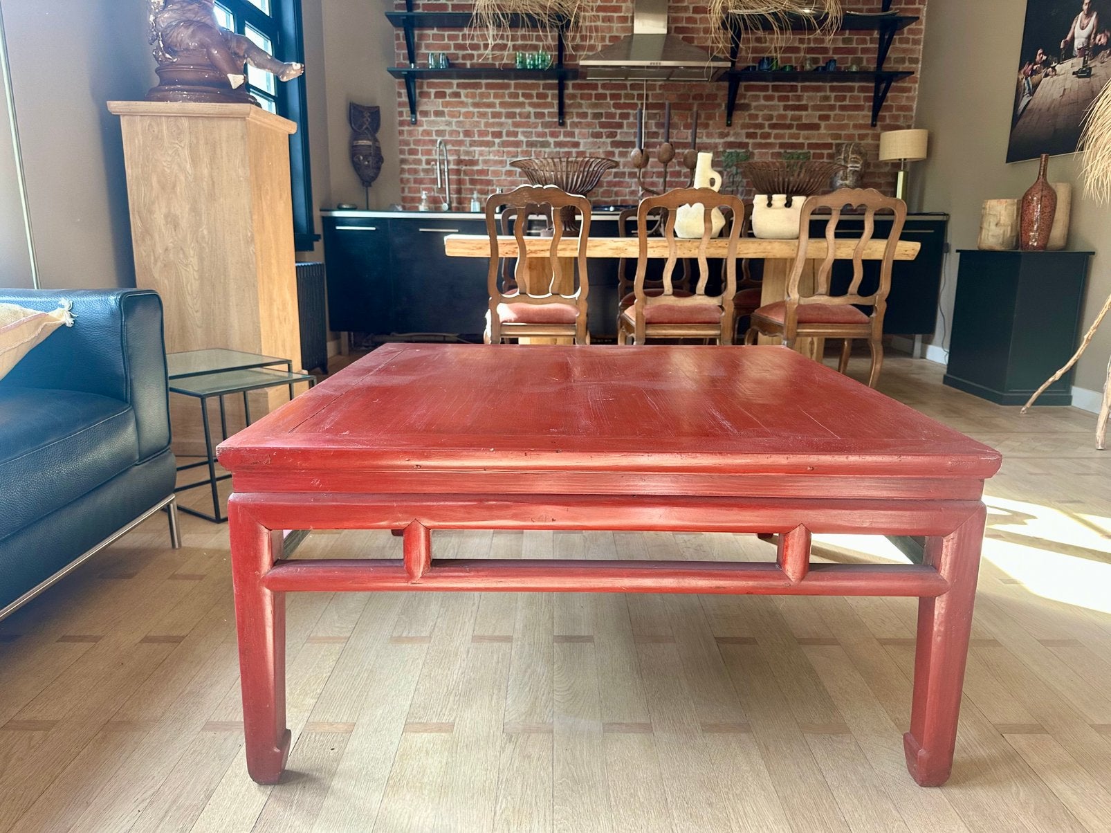 Table basse chinoise, Enlèvement
