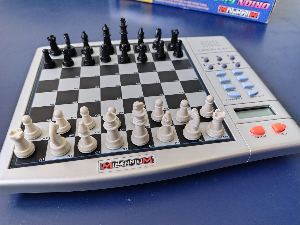 Orion 6 in 1 schaakcomputer Millennium, Hobby en Vrije tijd, Een of twee spelers, Ophalen of Verzenden, Gebruikt, Millenium