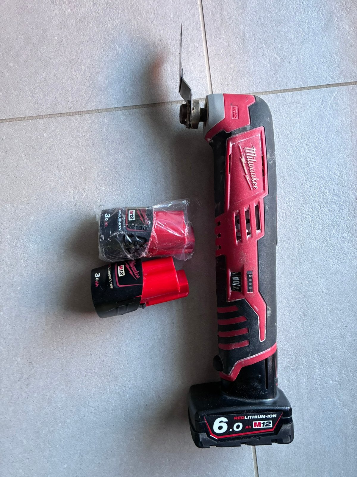 Multitool Milwaukee 12v, Doe-het-zelf en Bouw, Ophalen, Zo goed als nieuw