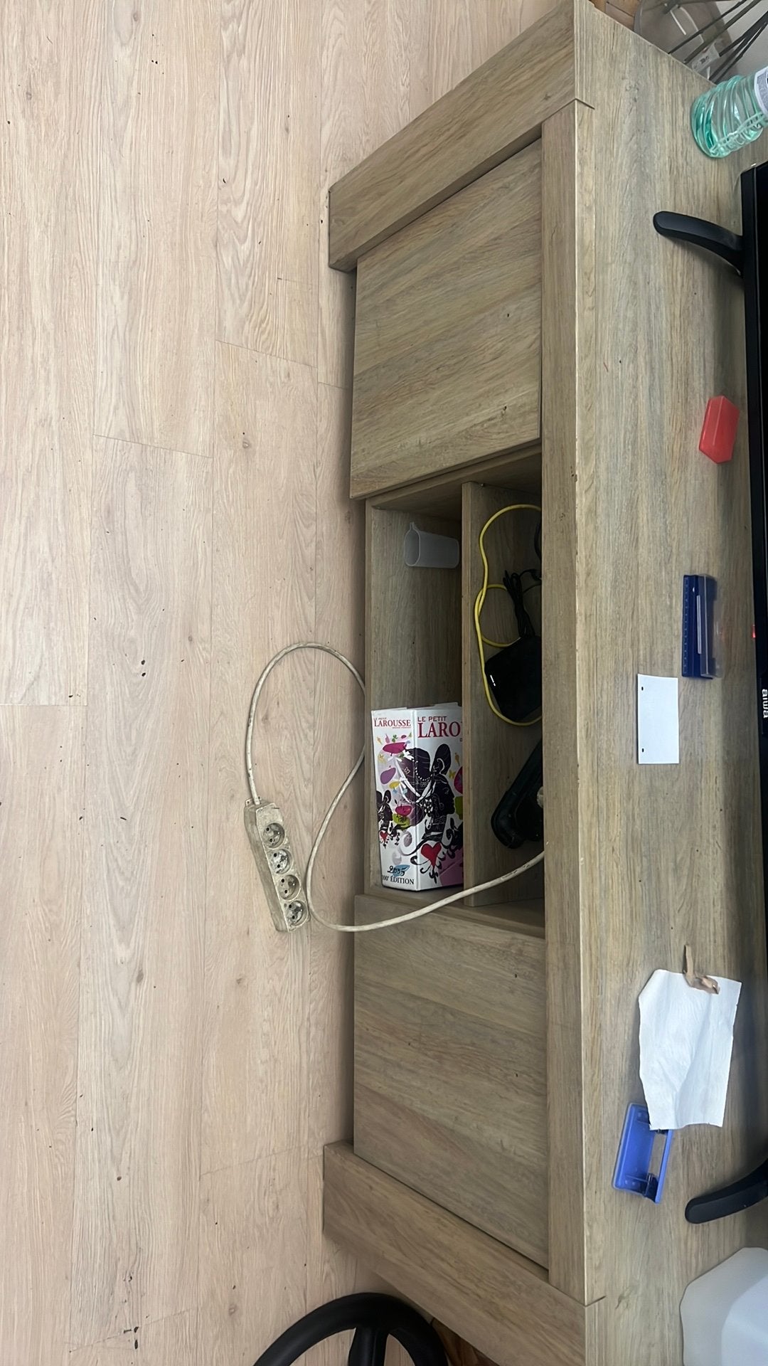 Meubles TV, Enlèvement
