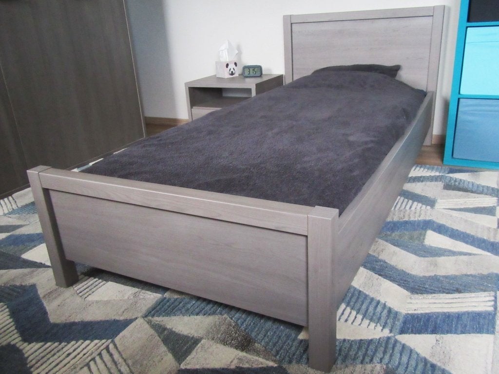 Neyt Slaapkamer éénpersoonsbed met nachtkastje en toebehoren, Ophalen, Eenpersoons, 210 cm, Zo goed als nieuw