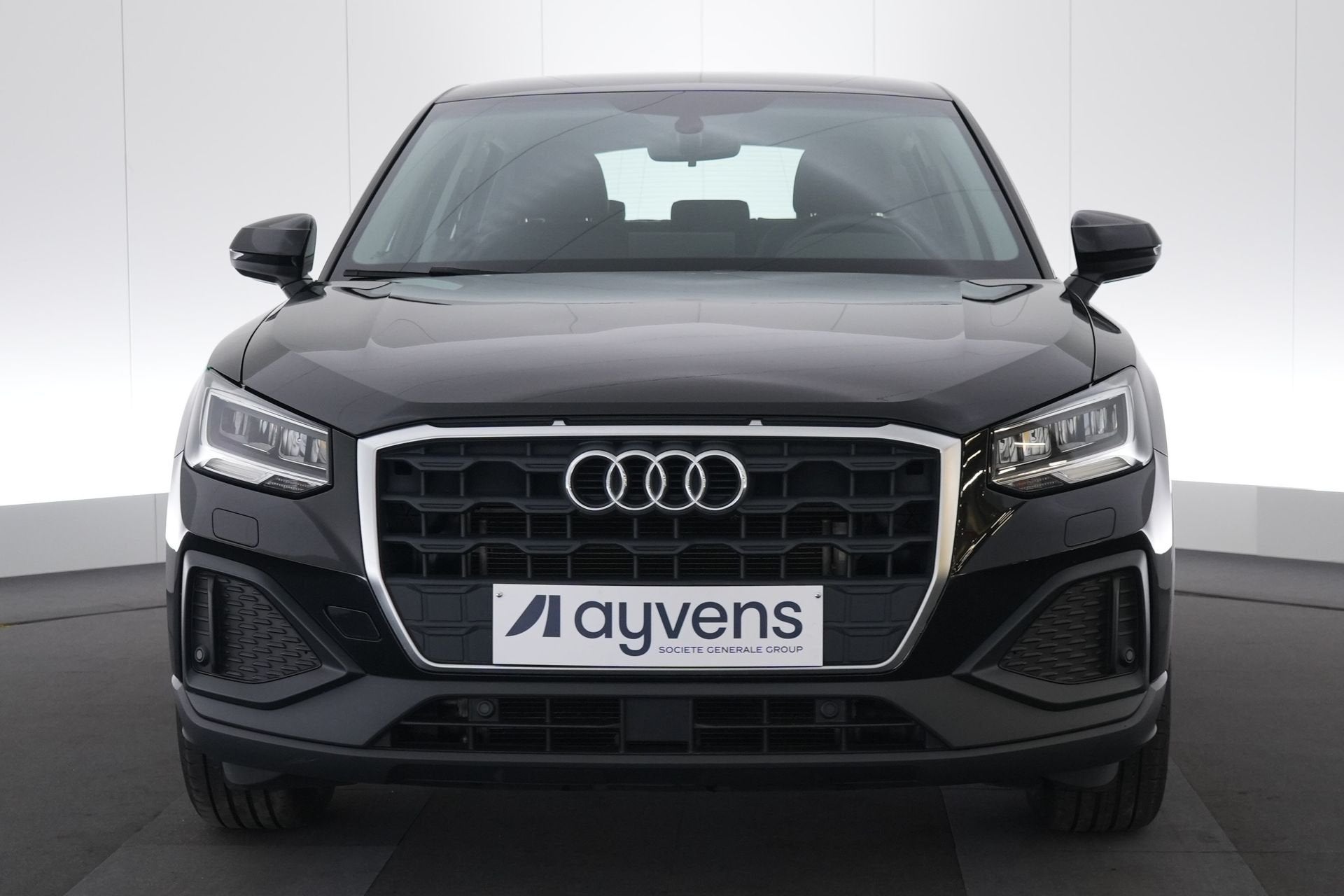 (2DTA803) AUDI Q2, Voorwielaandrijving, Stof, Gebruikt, Zwart