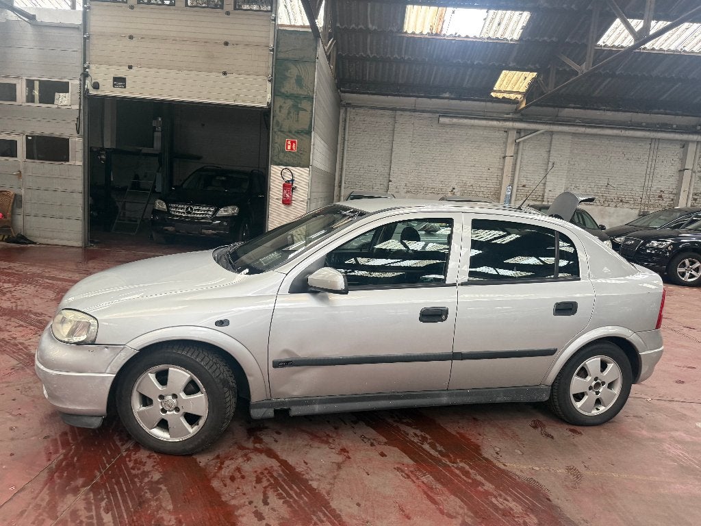 Opel astra 1600 essence Euro 4***2030*, Autos, Opel, Argent ou Gris, Achat, Entreprise, Boîte manuelle