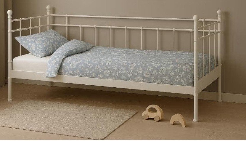 Wit metalen eenpersoonsbed met spijlen, Huis en Inrichting, Slaapkamer | Bedden, Ophalen, 90 cm, Eenpersoons, Wit
