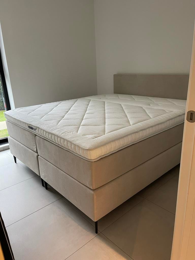 Luxe boxspring SwissSense 180x210 – zo goed als nieuw, Enlèvement, Comme neuf, Beige, 210 cm