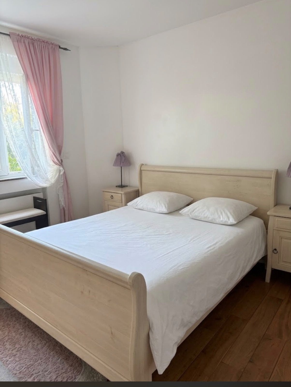 Chambre complète : lit, coiffeuse, 2 chevets, garde-robe 3 p, Enlèvement