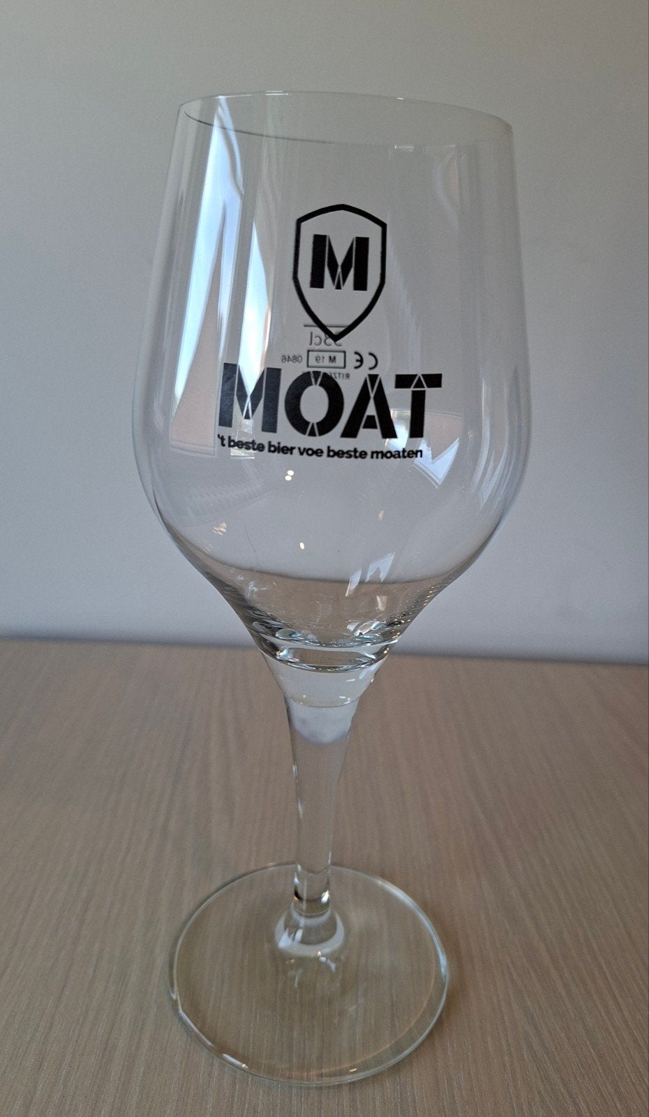 1 verre à bière Moat, Enlèvement