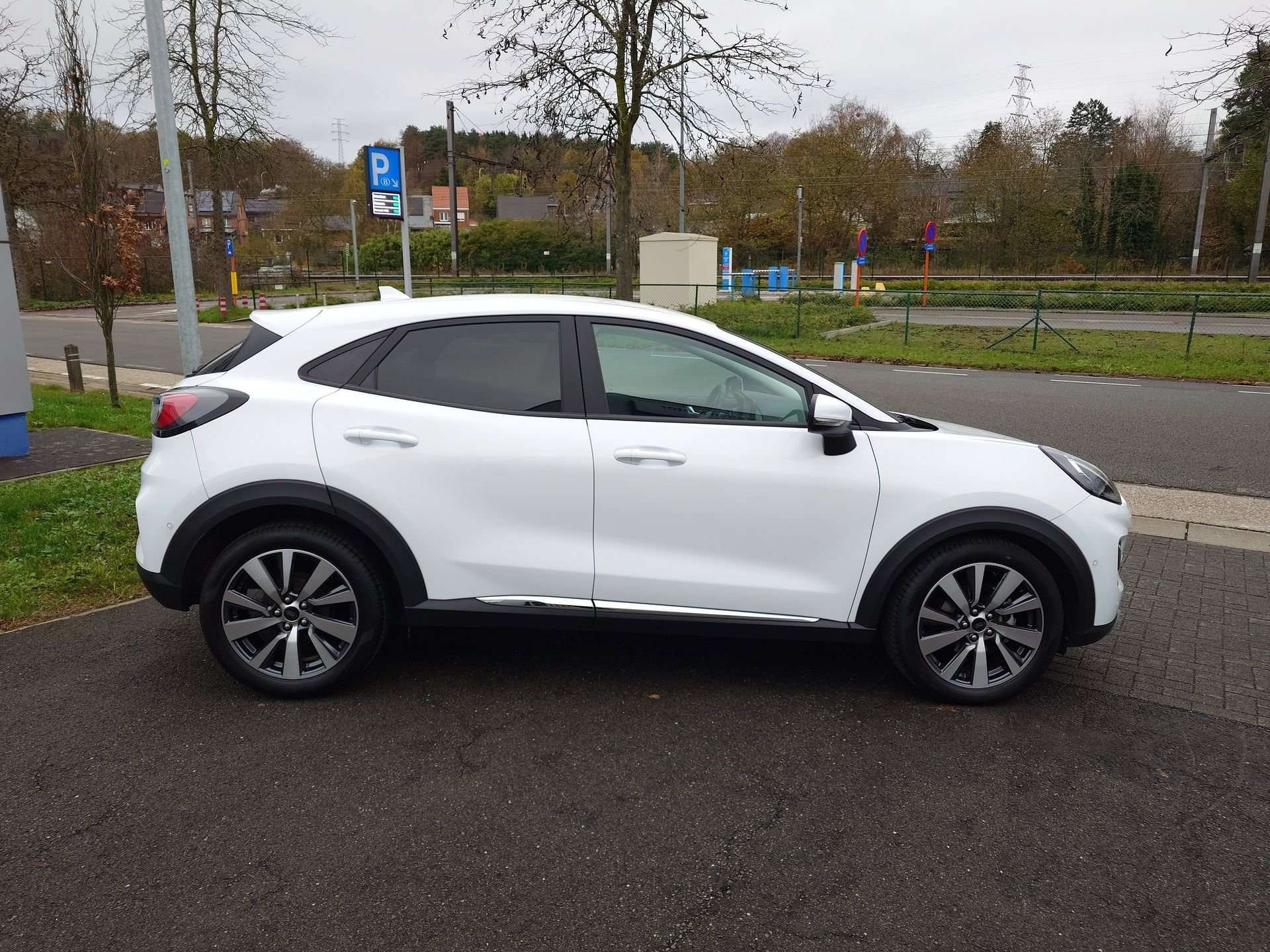 Ford Puma Titanium X Ecoboost mHEV AUTOMAAT *86713 OC0590, Auto's, Puma, Wit, Hybride Elektrisch/Benzine, SUV of Terreinwagen