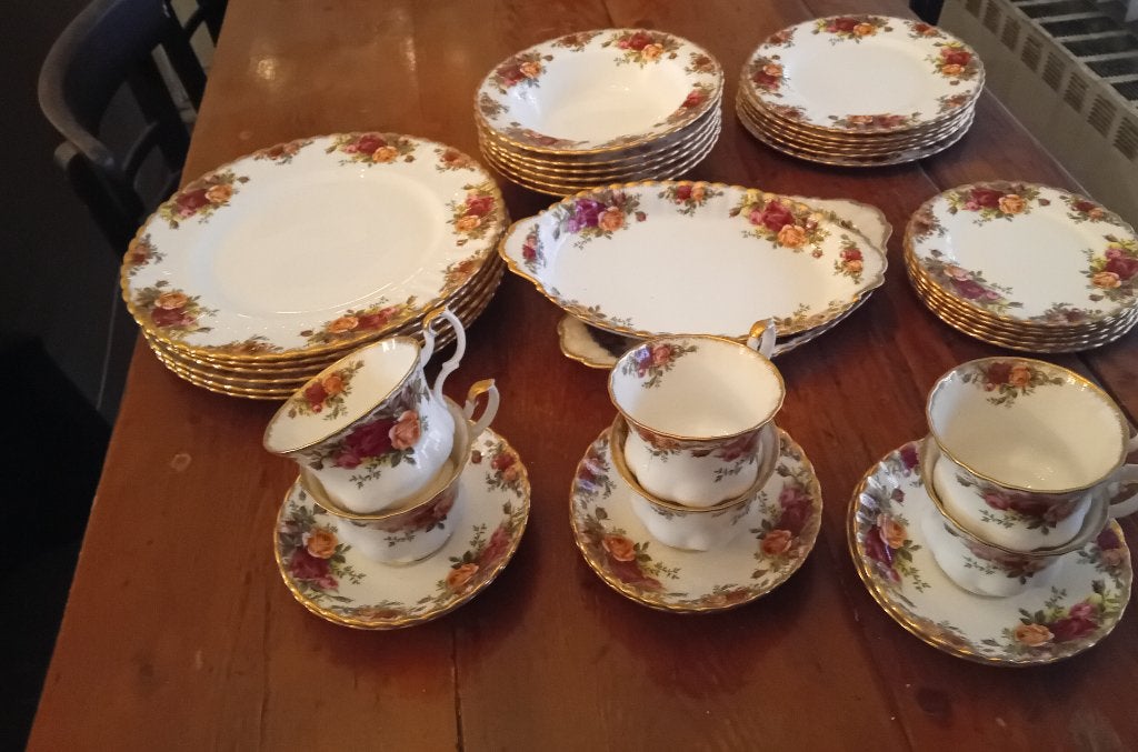 Servies, Ophalen, Zo goed als nieuw