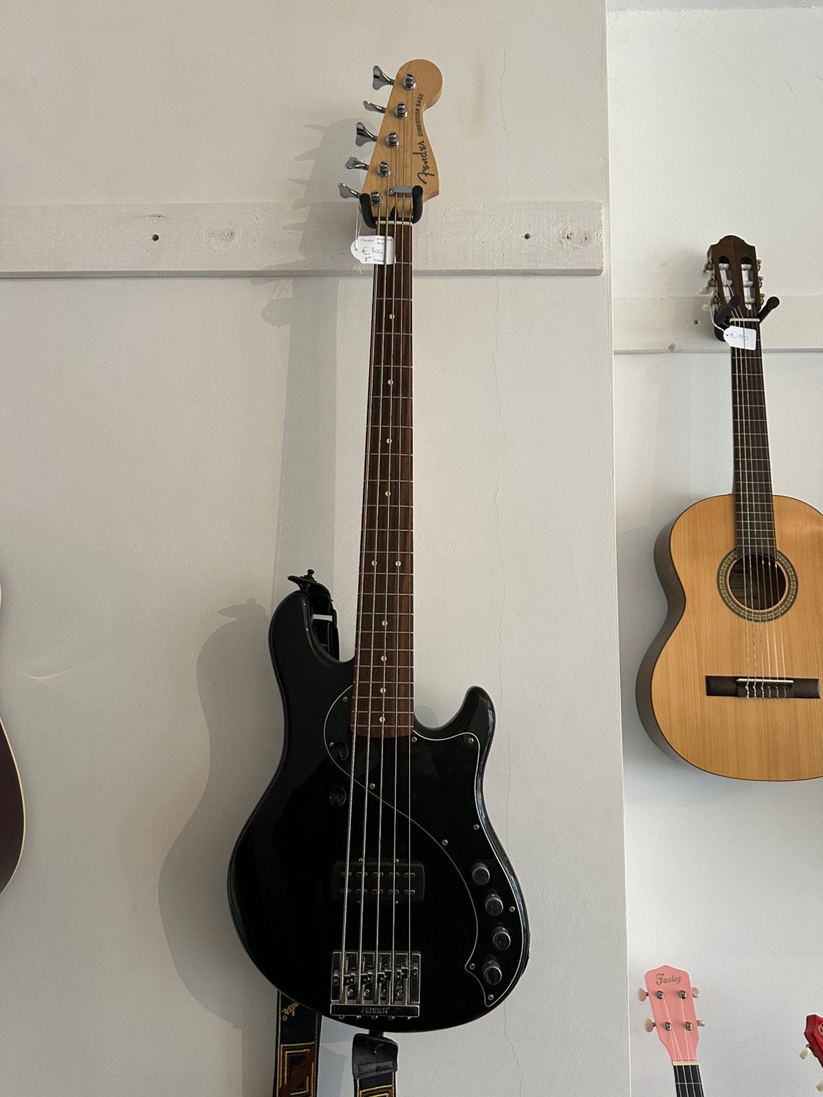 Fender Dimension Bass black, Ophalen, Zo goed als nieuw, Elektrisch, 5-snarig