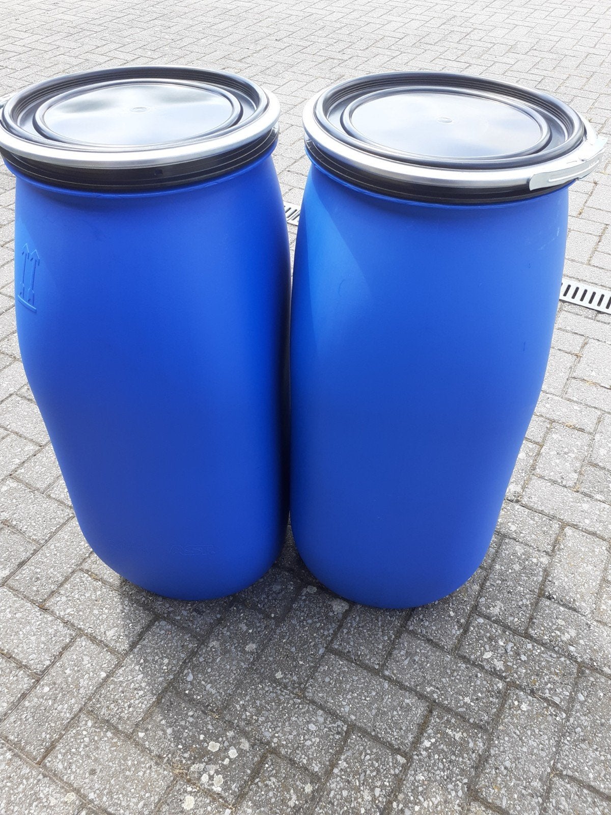 blauwe tonnen 120 L  ,15 euro per stuk, 75 à 150 litres, Enlèvement, Comme neuf, Synthétique