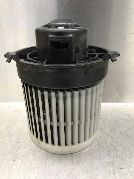 KACHEL VENTILATORMOTOR Nissan Micra (K13) (01-2010/03-2017), Gebruikt, Nissan