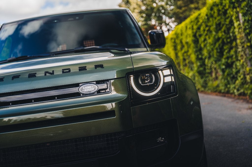 LAND ROVER Defender 110 // 3 zit // TOPSPEC // NIEUW, Auto's, Automaat, Leder, Diesel, SUV of Terreinwagen