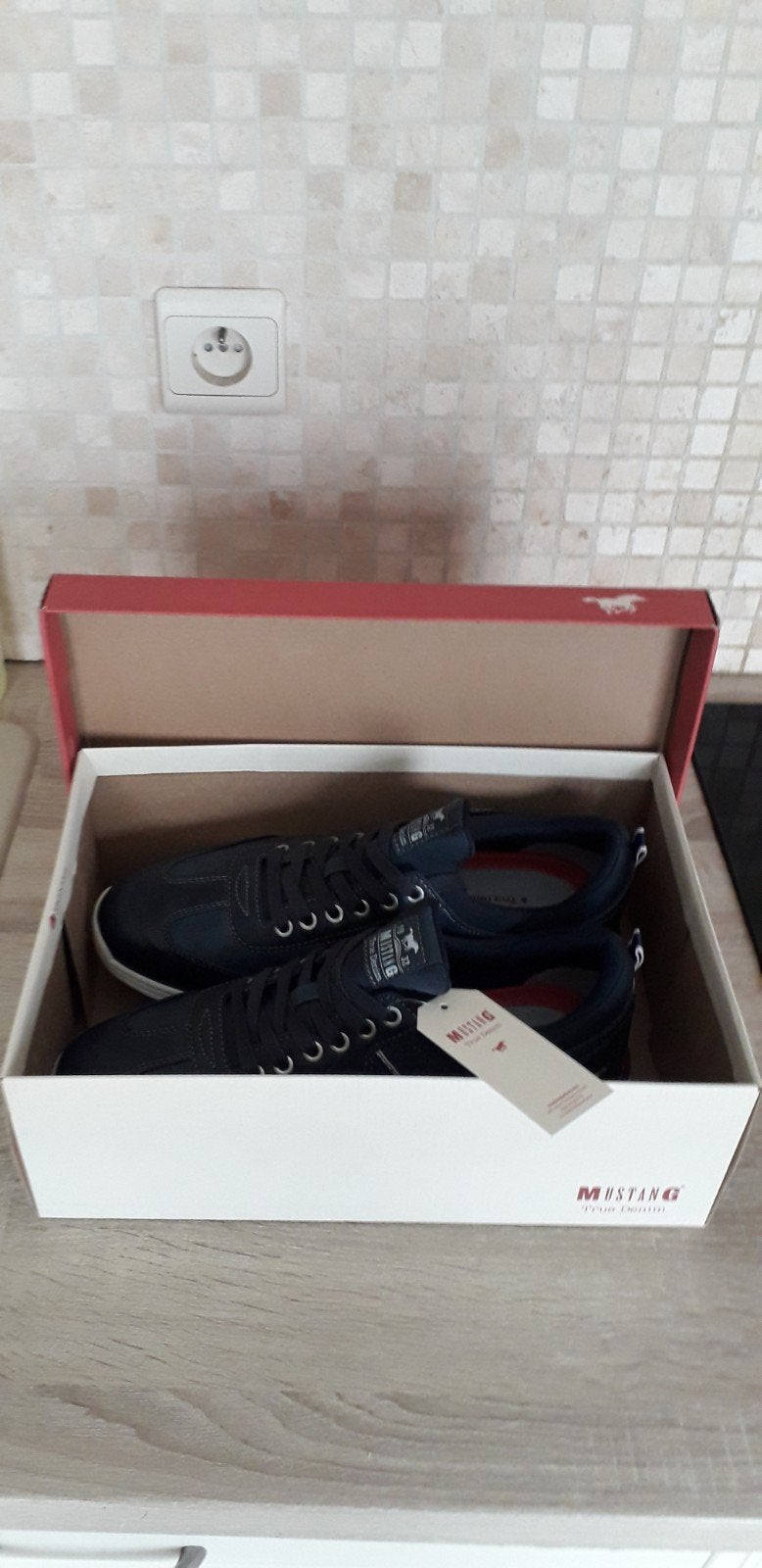 Nieuwe Mustang sneakers maat 43, Ophalen, Blauw, Nieuw, Mustang