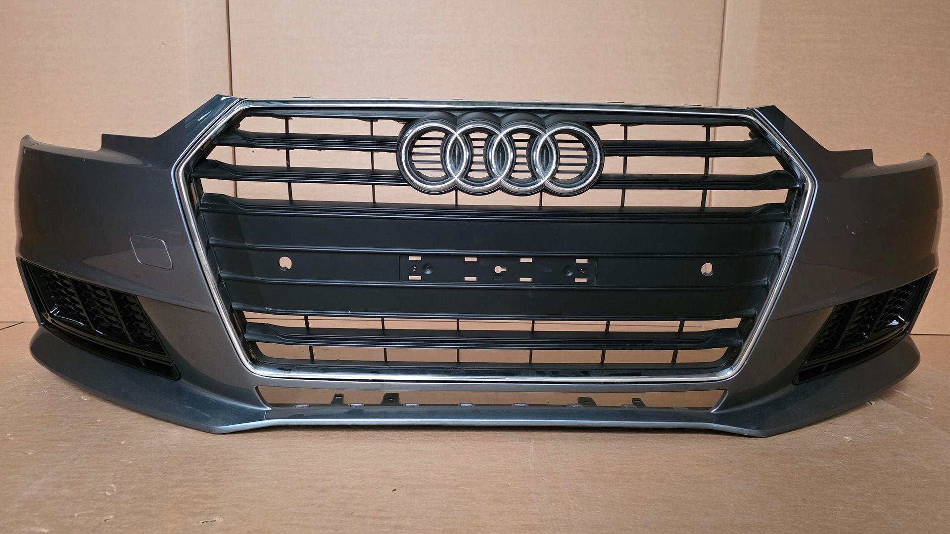 Voorbumper Audi A4 B9 8W ORGINEEL 8W0807437 2016-2019 BUMPER, Auto-onderdelen, Gebruikt, -, Voor, Bumper