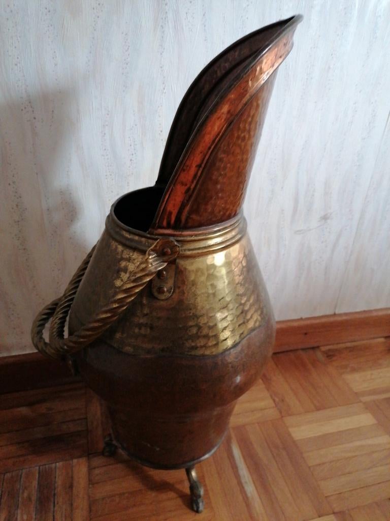 Cruche à charbon ancienne, Enlèvement