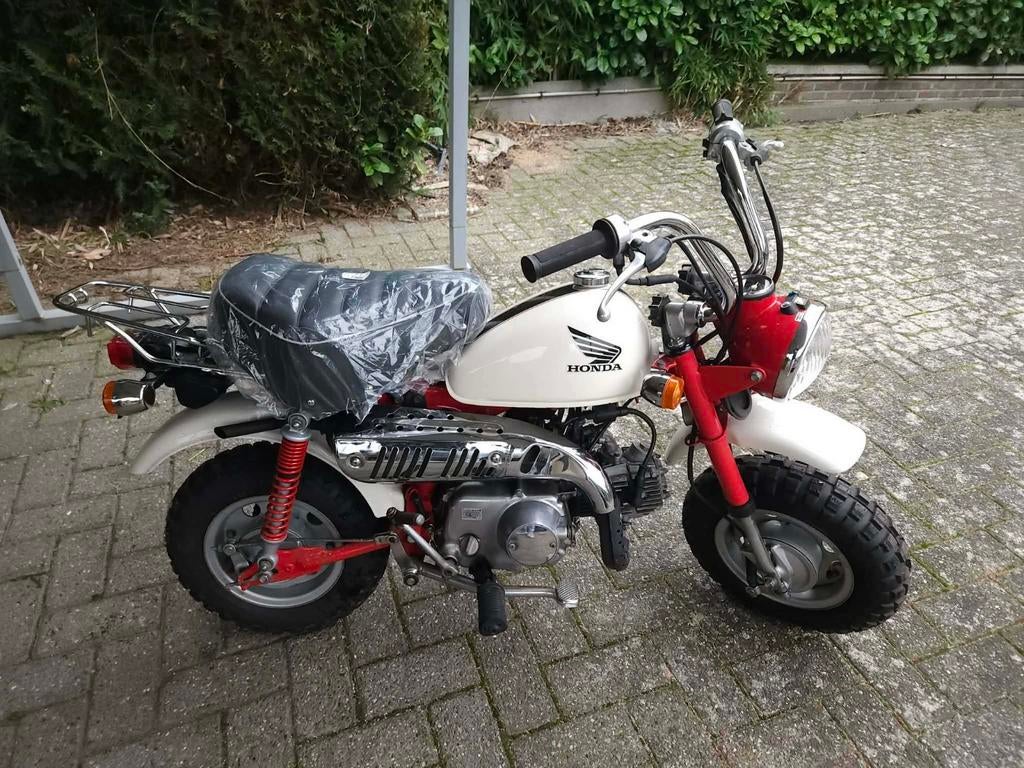 Honda Monkey 2009, Fietsen en Brommers, Ophalen