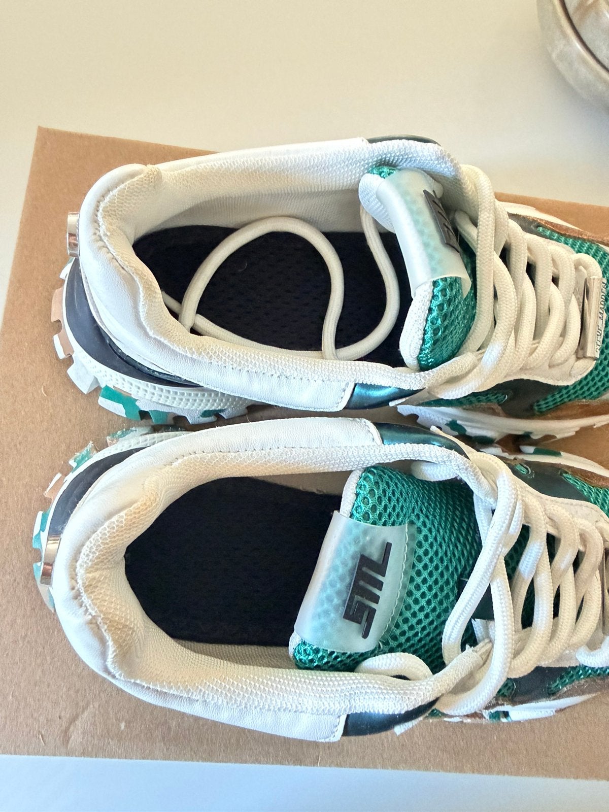 Sneaker steve madden groen goud wit zwart, Kleding | Dames, Schoenen, Ophalen of Verzenden, Zo goed als nieuw, Sneakers, Groen